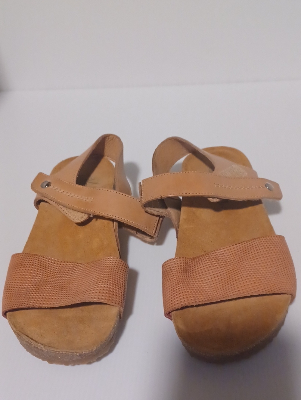 otbt tan leather wedge sandals cork comfort  travel shoes woman sz7
